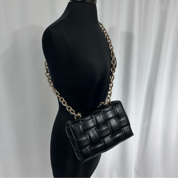 NWOT Gold Link Chain Black Bag - Picture 2 of 3